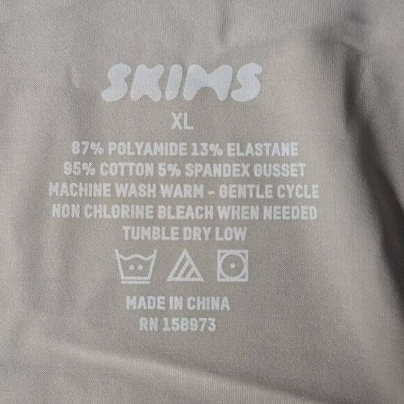 Skims bikini panty Nwt - Picture 7 of 7